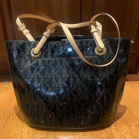 MICHAEL KORS PURSE - Picture 2 of 5